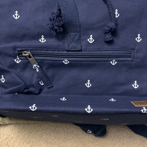 New Roxy drawstring backpack. - Picture 8 of 8